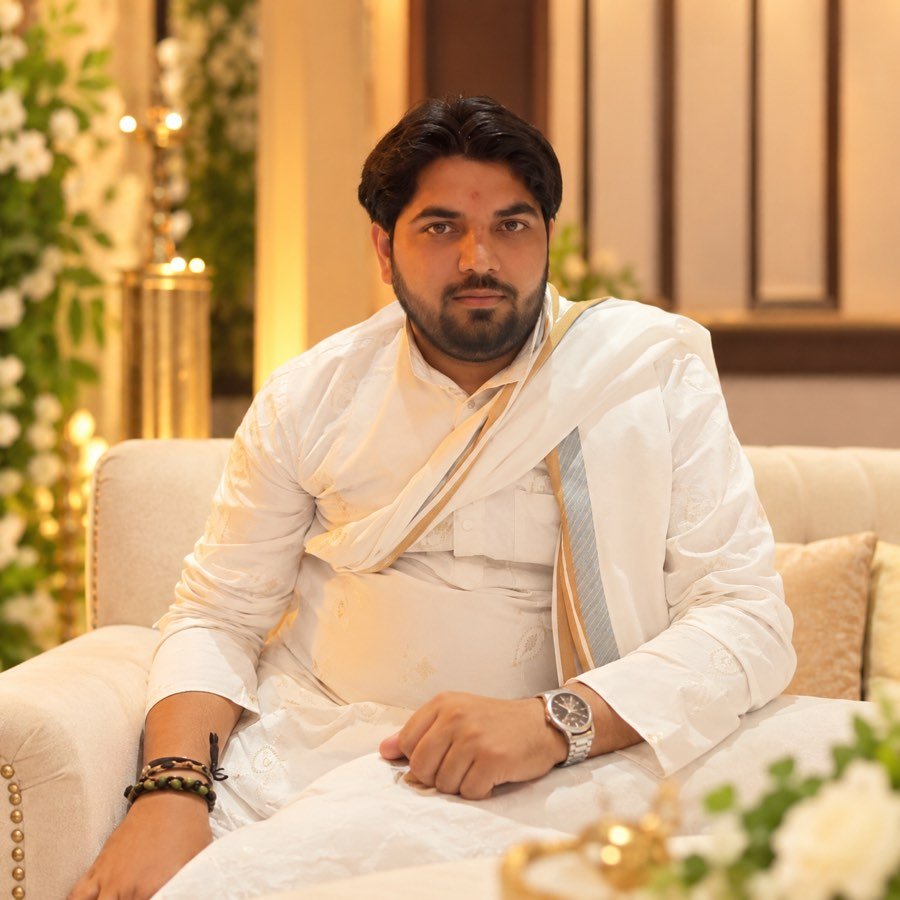 Acharya Rakesh Dubey, Vedic Acharya from Varanasi, in a white kurta and angavastram